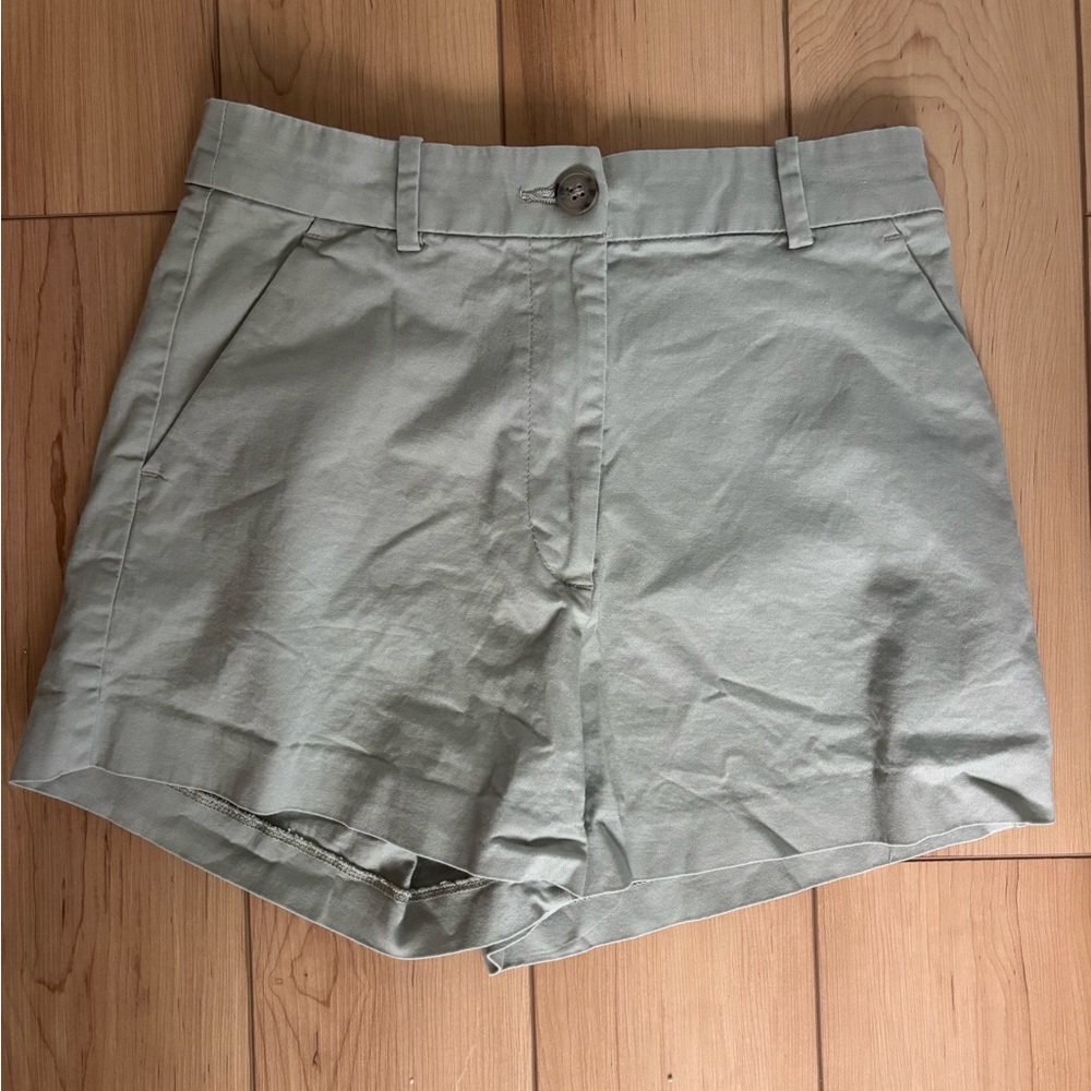 H&M Women's Light Green Shorts!